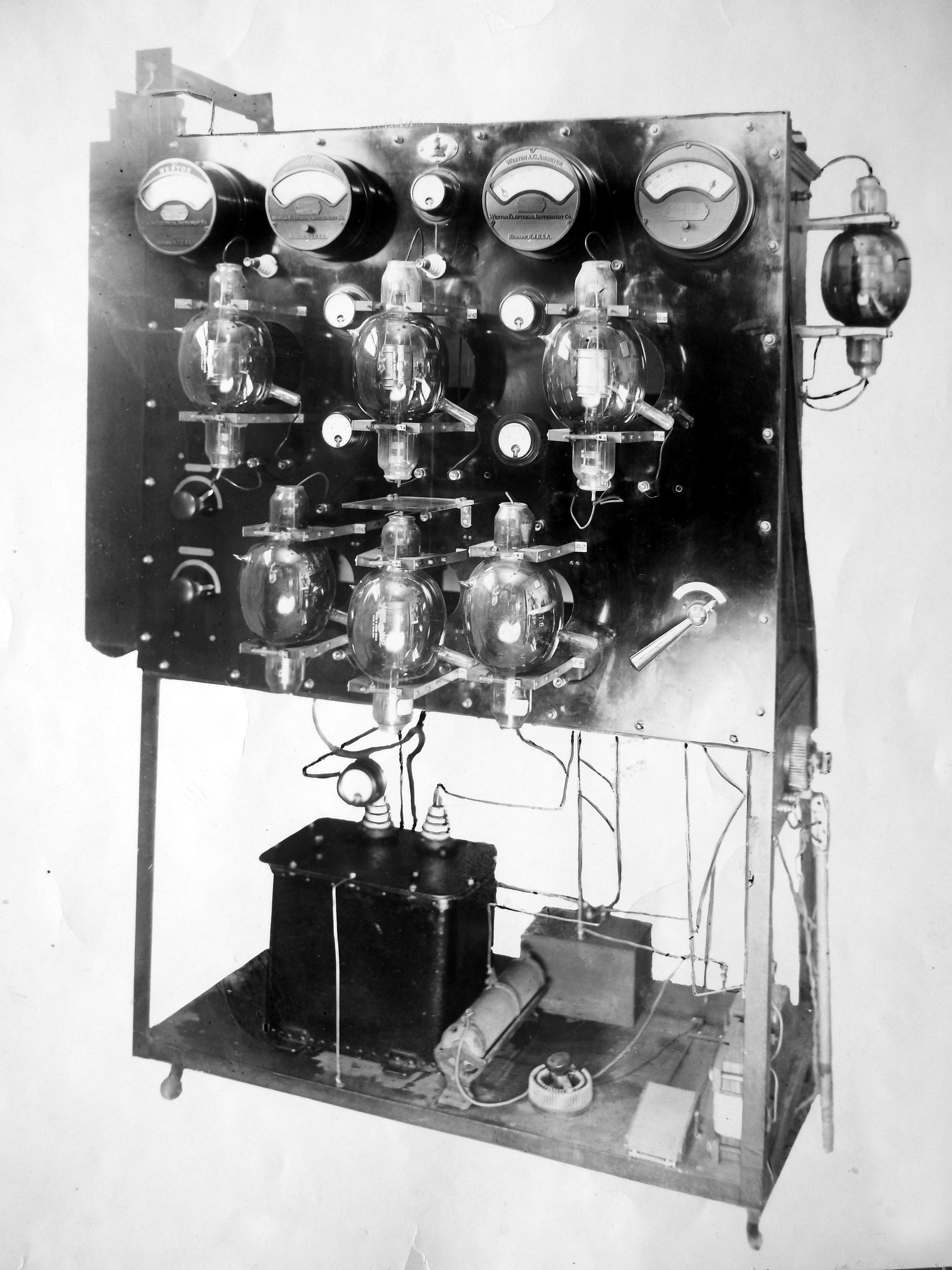 2kw_broadcast_ tx_1923_02.jpg
